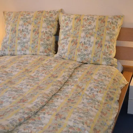Ferienwohnung Am See Apartment *